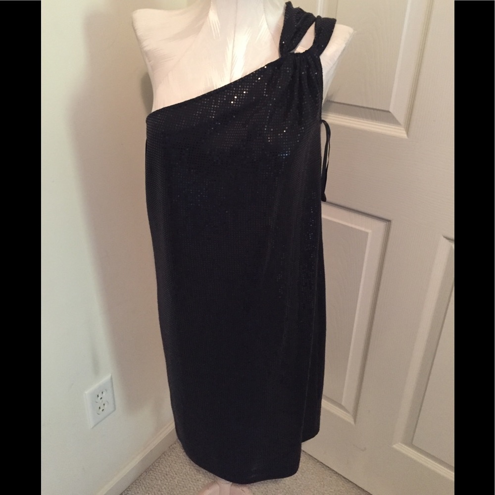 St John Evening one shoulder chemise size 6